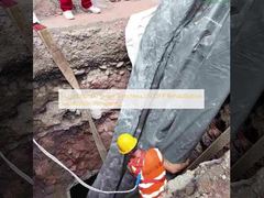 거대한 DN2000 하수관 비굴착 UV CIPP 재활 성공적으로 완료